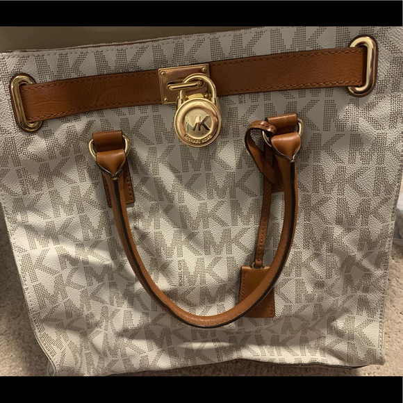 Large Michael Kors bag. Used once. - Picture 2 of 4
